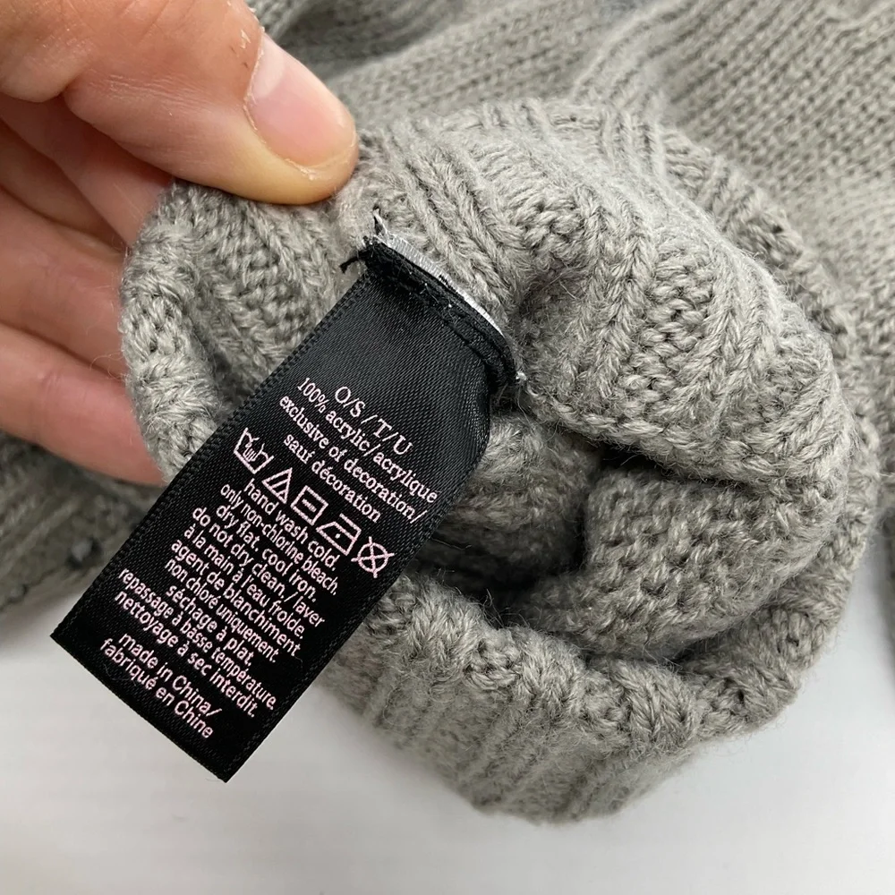 NWOT VICTORIAS SECRET GREY BLINGY‎ POM POM BEANIE AND MATCHING BLINGY GLOVES